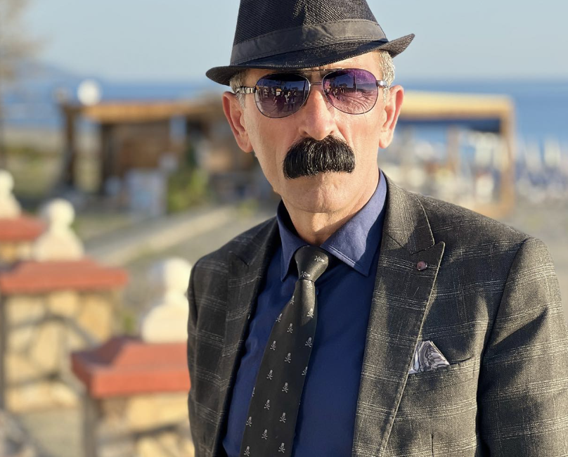Sosyal medyada seslendirdiği kendine has eğlenceli şarkıları, benzersiz dansları ve