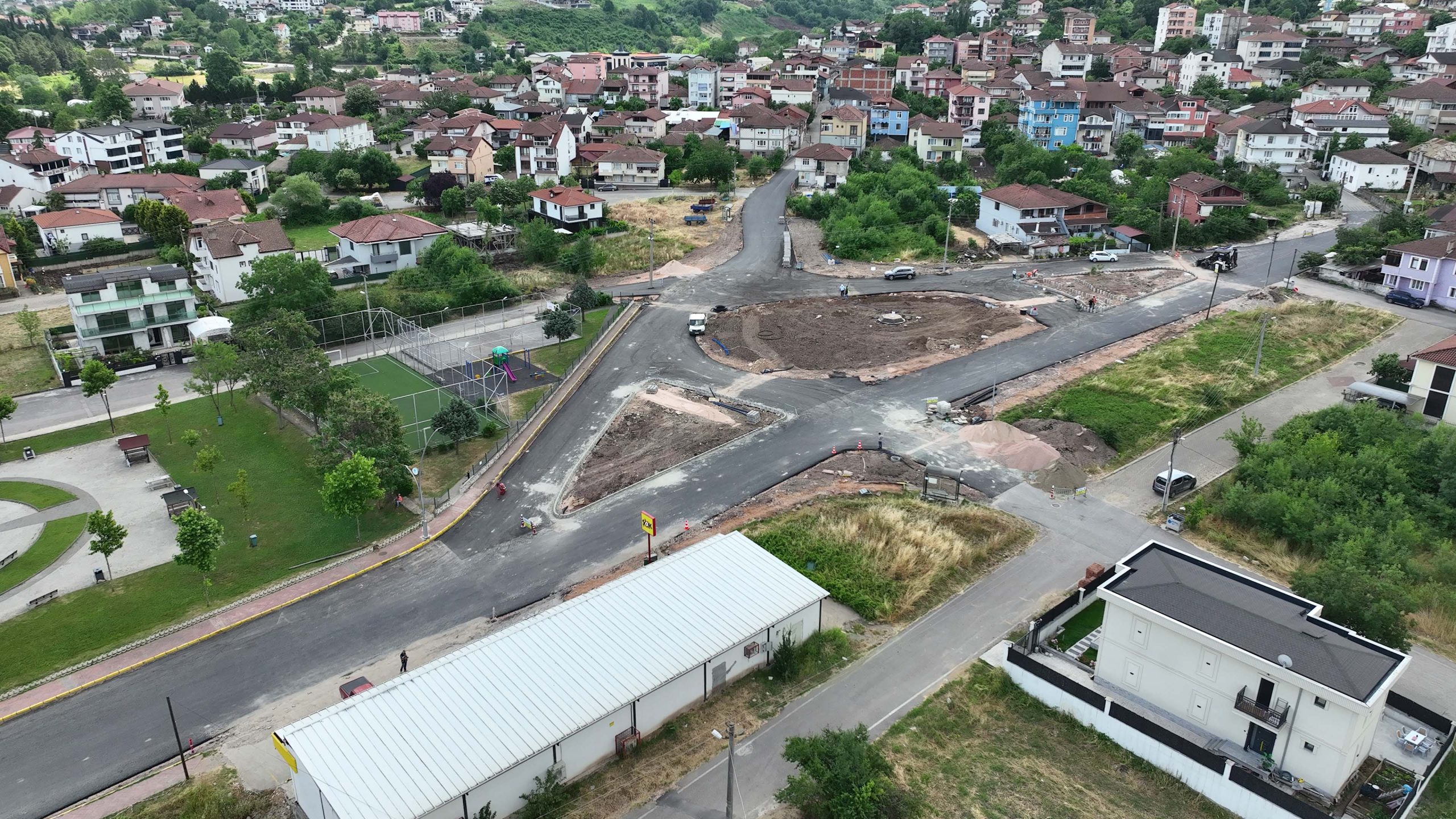 Kocaeli Büyükşehir Belediyesi, Başiskele’de ulaşımı daha güvenli, konforlu ve akıcı