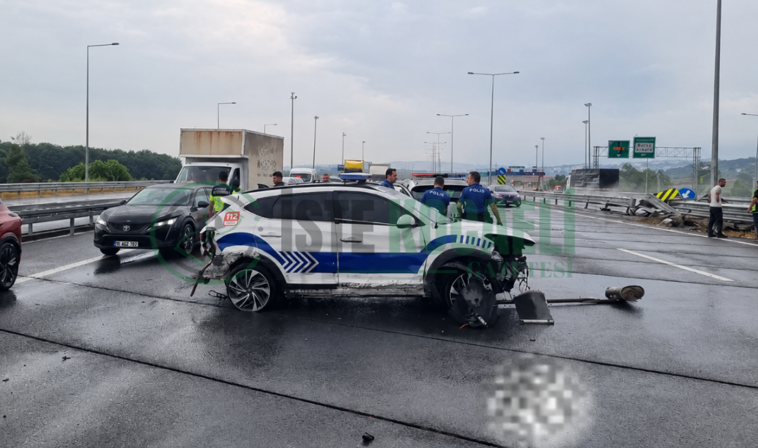 NATO Zirvesi'ne Giden Polis Otosу Bariyerlere Çarptı: 4 Memur Yaralandı
