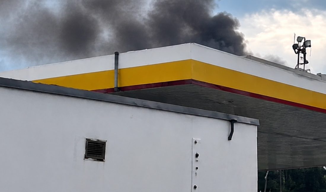 Kocaeli’nin Kartepe ilçesinde akşam saatlerinde korku dolu anlar yaşandı. Bir