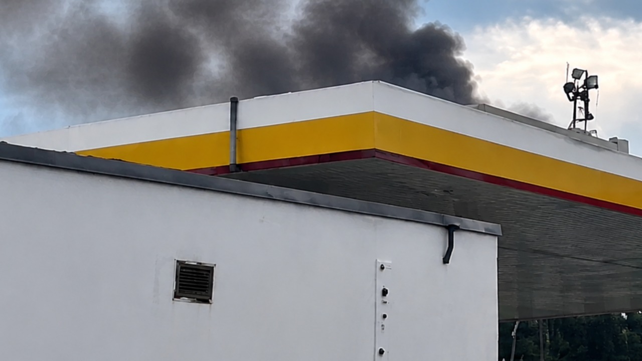 Kocaeli’nin Kartepe ilçesinde akşam saatlerinde korku dolu anlar yaşandı. Bir