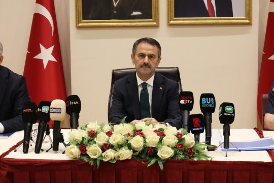 Kocaeli Valisi İlhami Aktaş, Valilik Karamürsel Alp Toplantı Salonu’nda düzenlenen