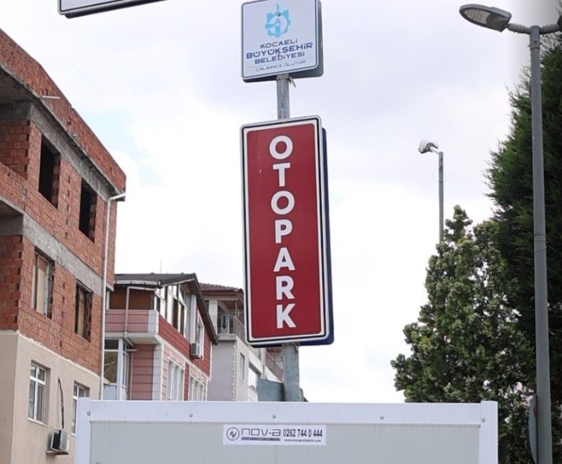 İzmit Doğu Kışla Kapalı Pazar Alanı otoparkında 2018 yılından bu