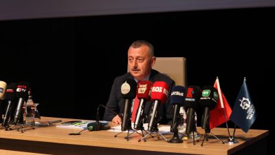 Kocaeli Büyükşehir Belediye Başkanı Tahir Büyükakın, DEM Parti Meclis Üyesi