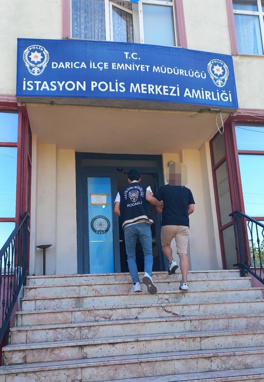 Polisten kaçamadı! Kocaeli'de dolandırıcılıktan aranan hükümlü yakalandı
