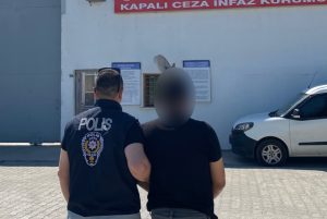 Kocaeli'nin Derince ilçesinde emniyet tarafından düzenlenen operasyonda, uyuşturucu ticareti suçundan