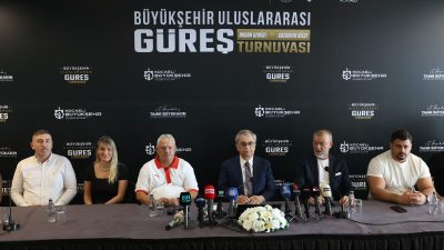 13 kez Avrupa şampiyonu Rıza Kayaalp, Kocaeli Büyükşehir Uluslararası Güreş