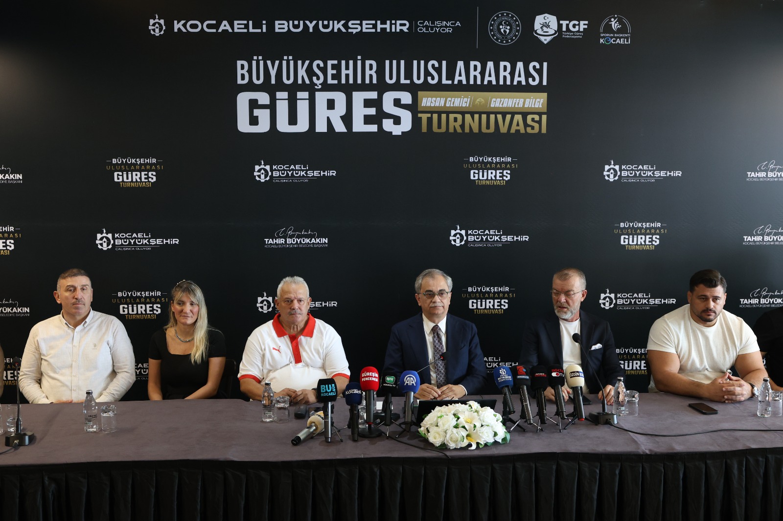 13 kez Avrupa şampiyonu Rıza Kayaalp, Kocaeli Büyükşehir Uluslararası Güreş