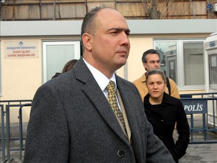 İYİ Parti’nin kurucu üyeleri arasında yer alan usta gazeteci ve