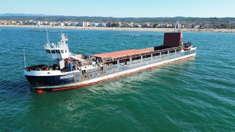 Karaya oturan gemi yaklaşık 71 günün sonunda kurtarıldı