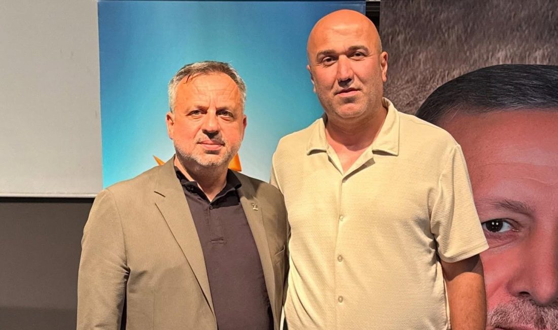 AK Parti İzmit İlçe Yönetim Kurulu’nda zorunlu bir bayrak değişimi