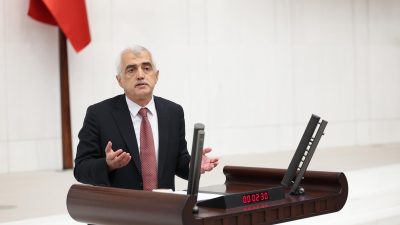 DEM Parti Kocaeli Milletvekili Ömer Faruk Gergerlioğlu, TBMM Genel Kurulunda