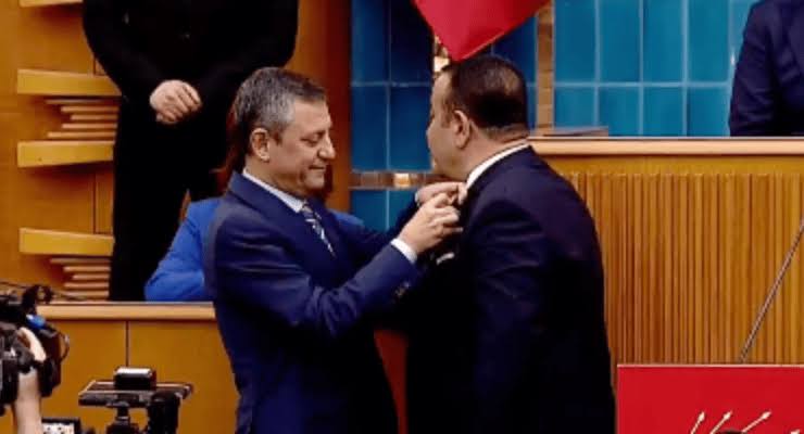 CHP'deki iç kriz durmuyor. Ankara Milletvekili Adnan Beker, parti içinde