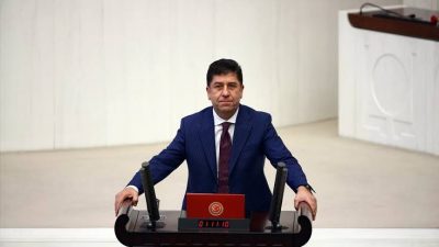 İzmit Belediye Meclisi'nde başkanvekilliği seçiminin ardından konuşan Yaşar Tüzün, 22
