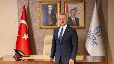 Kocaeli Büyükşehir Belediye Başkanı Tahir Büyükakın, Kandıra'da açılan Tarımsal Ürün