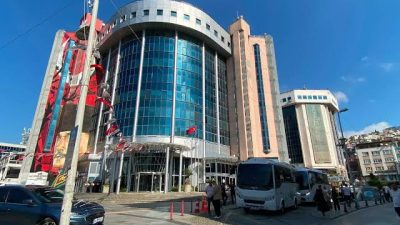 İzmit Belediyesi’nde hafta başından bu yana sürdürülen soruşturmada yeni bir