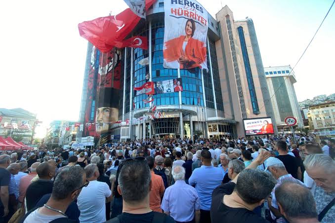 İzmit sokağa dökülüyor: CHP Kocaeli'den birlik çağrısı!