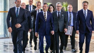 Cumhuriyet Halk Partisi'nde (CHP) yaşanan yargı sürecinin ardından partiden ayrılan