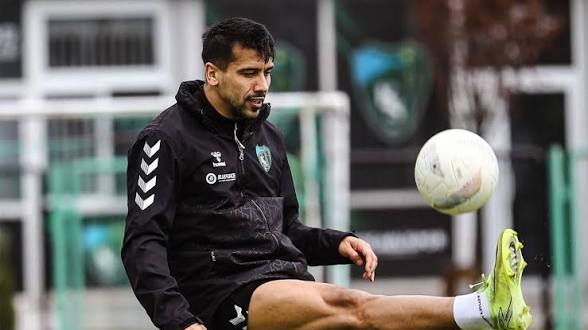 Esenler Erokspor, Kocaelispor’un tecrübeli orta saha oyuncusu Samet Yalçın’ı kadrosuna