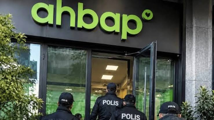 İstanbul Cumhuriyet Başsavcılığının yürüttüğü "Ahbaplar suç örgütü" soruşturması kapsamında Ahbap