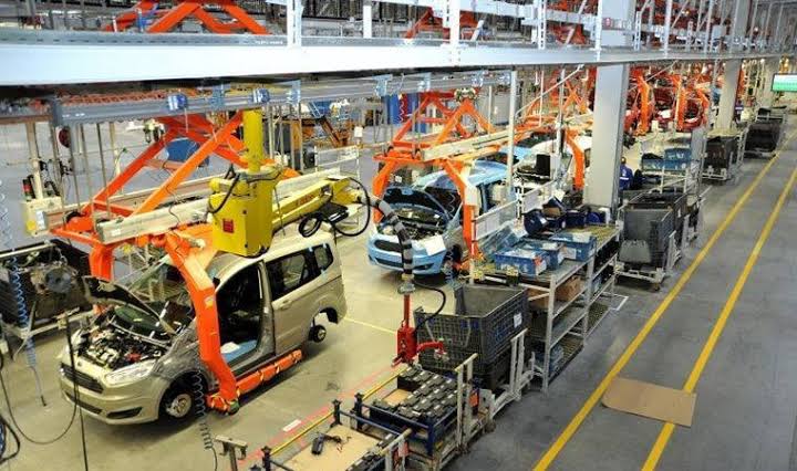 Türkiye'nin otomotiv devi Ford Otosan, Gölcük, Yeniköy ve Eskişehir fabrikalarında