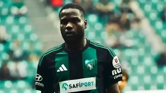 Yeni sezon transfer çalışmalarını aralıksız sürdüren Kocaelispor’da taraftarı heyecanlandıran sıcak