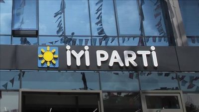 İYİ Parti Kocaeli teşkilatı güne dikkat çeken bir gelişmeyle başladı.