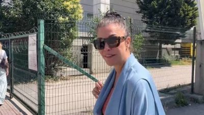 Kocaeli’nin Kartepe ilçesinde, eski manken ve sunucu Deniz Akkaya ile
