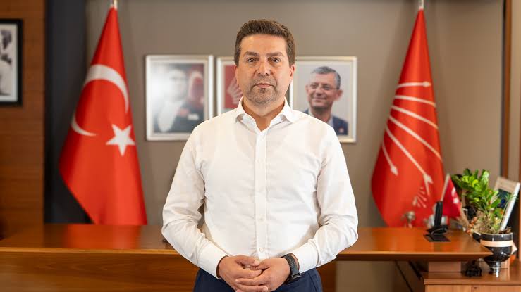 CHP Kocaeli eski İl Başkanı Bülent Sarı, Özgür Özel'in kuracağı