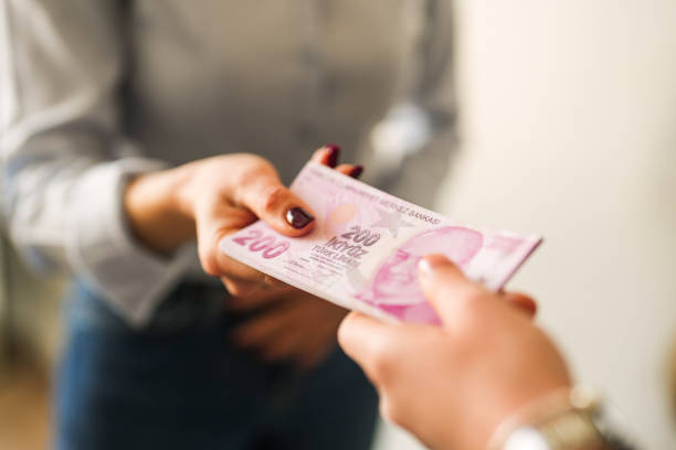 Türkiye'de yeniden gündeme gelen bölgesel asgari ücret önerisi, işçi ve