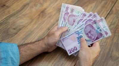 Vergi dairelerine borcu bulunan milyonlarca vatandaşı ve esnafı yakından ilgilendiren