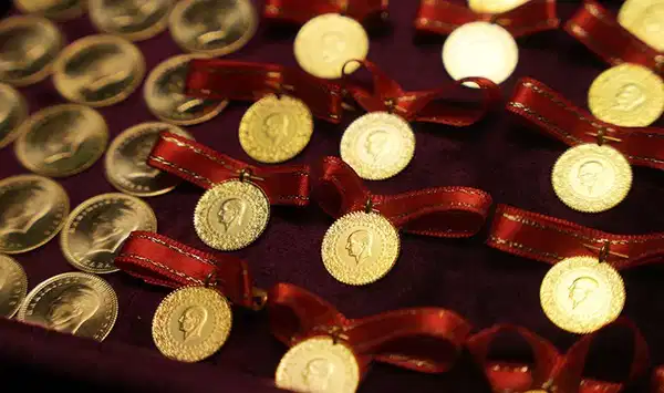 Altın piyasasında tahminler altüst olmaya devam ediyor. Hürmüz krizi zirvesinde