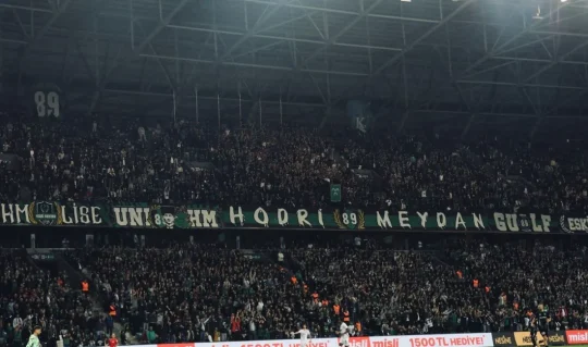 Kocaelispor'un üniversiteli taraftar grubu Üni Hodri Meydan, bu akşam İzmit