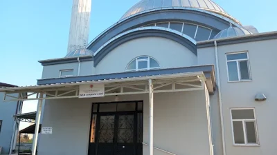 İzmit Alikahya'daki İmam Rabbani Camisi'nde görev yapan imamın, cami avlusunda