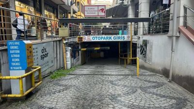 Kocaeli'nin İzmit ilçesinde kent merkezinin en yoğun araç sirkülasyonuna sahip