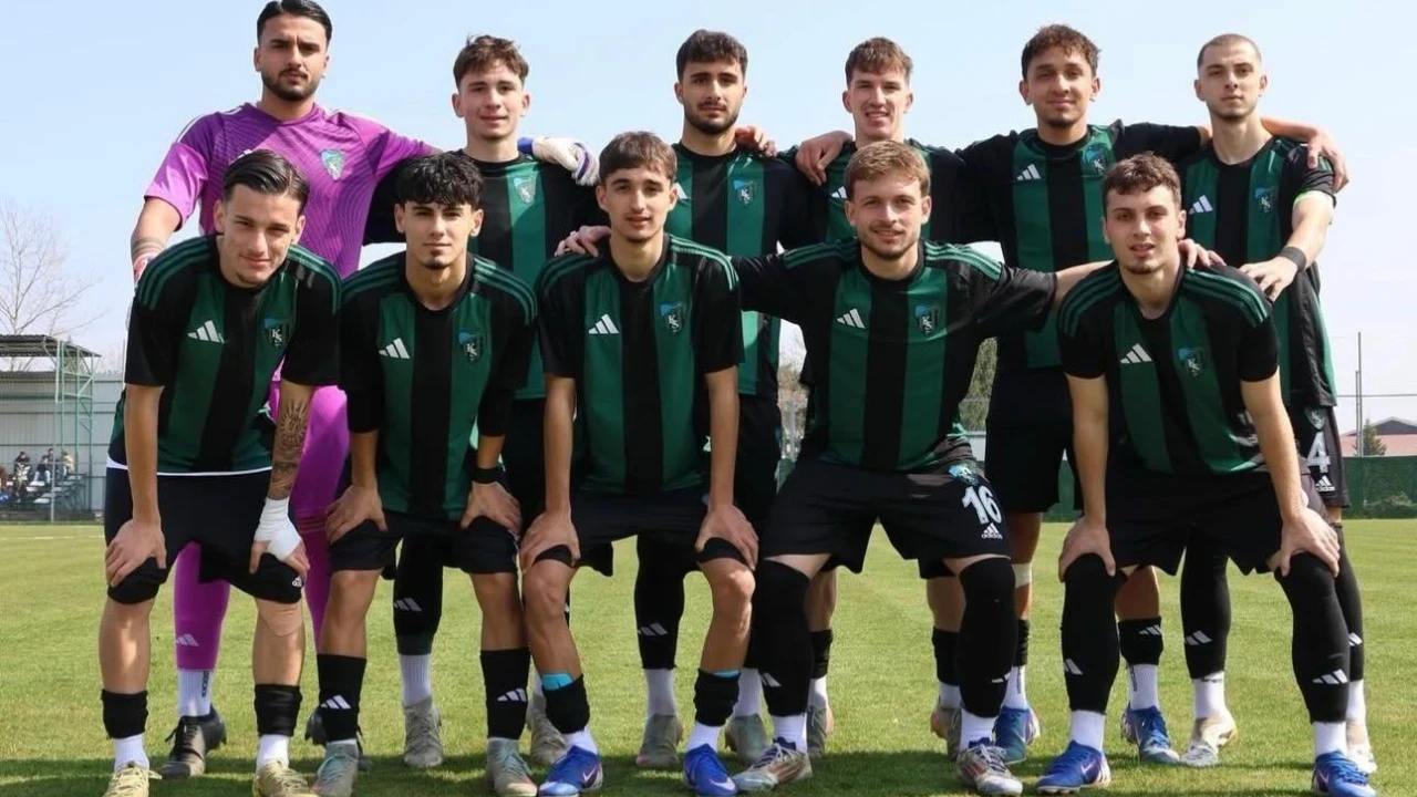 Yeni sezon öncesinde vites yükselten Kocaelispor U-19 Takımı, kamp çalışmaları