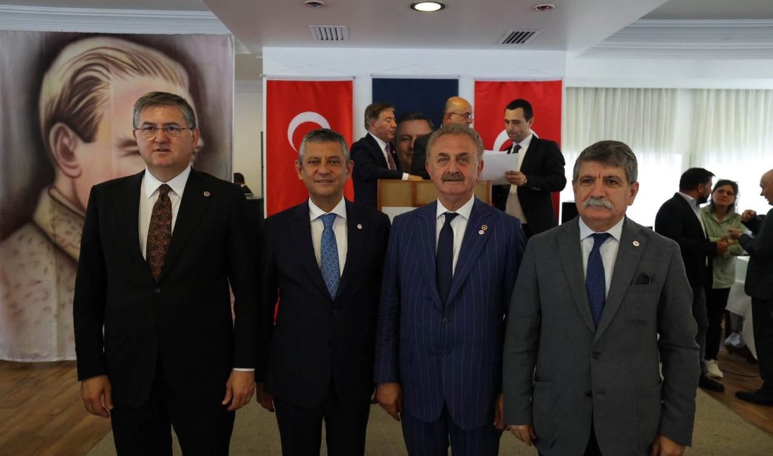 CHP’den istifa ederek YENİ Parti’nin Kurucular Kurulu’na katılan Kocaeli Milletvekilleri