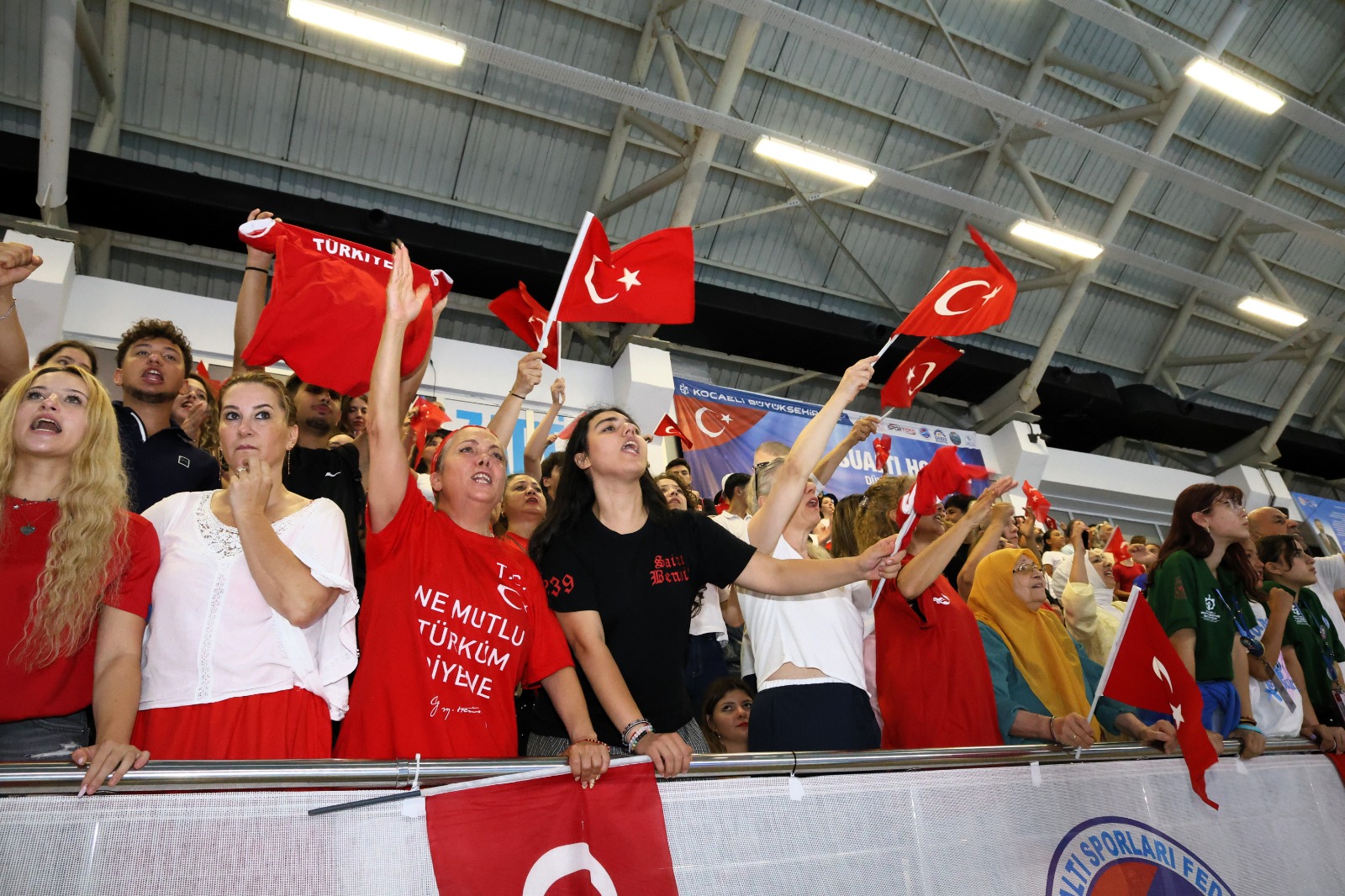 Kocaeli'de Dünya Şampiyonası heyecanı: Türkiye'den sualtı hokeyinde çifte gurur