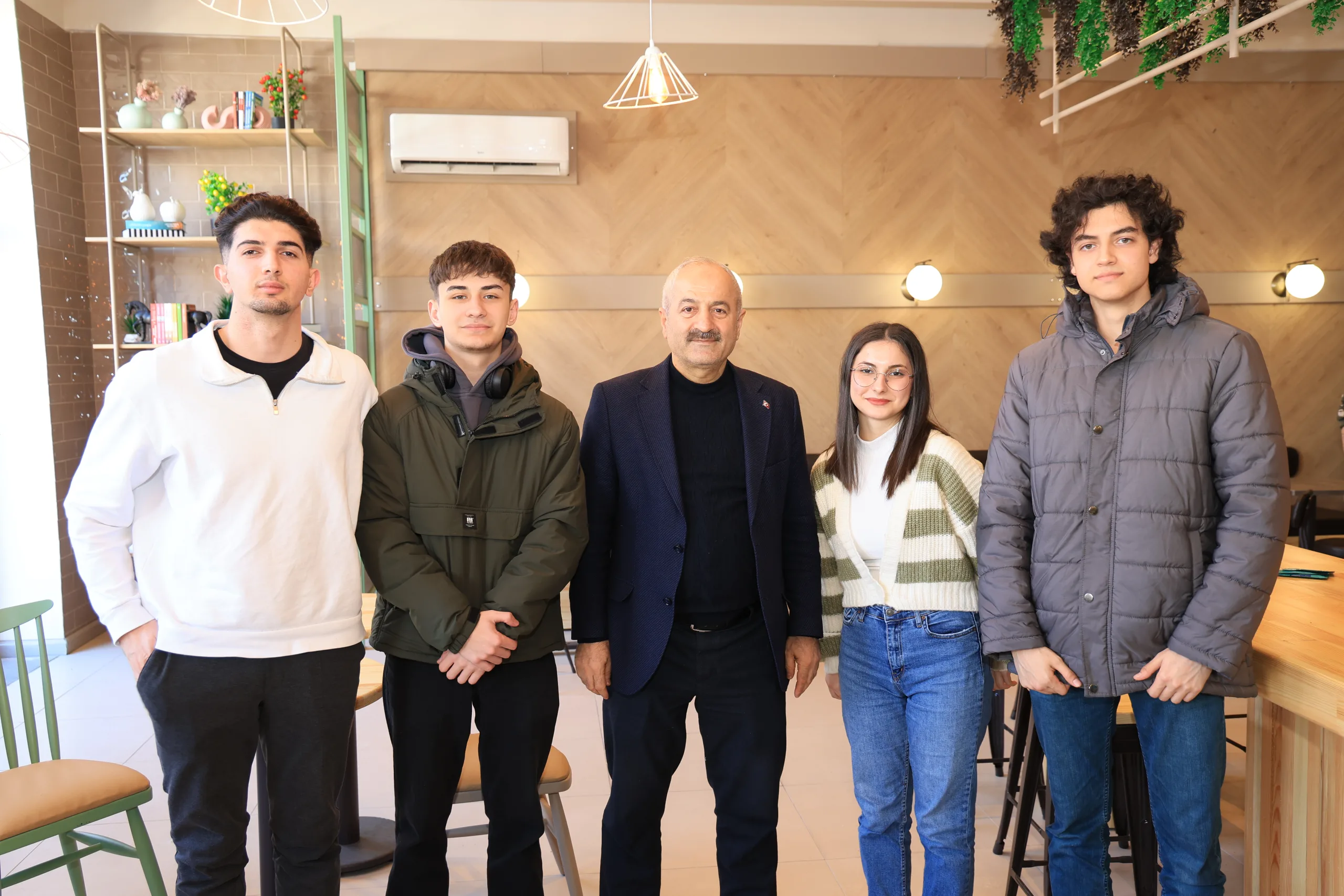 Üniversiteyi kazanan gençlere müjde! Gebze Belediyesinden dev destek