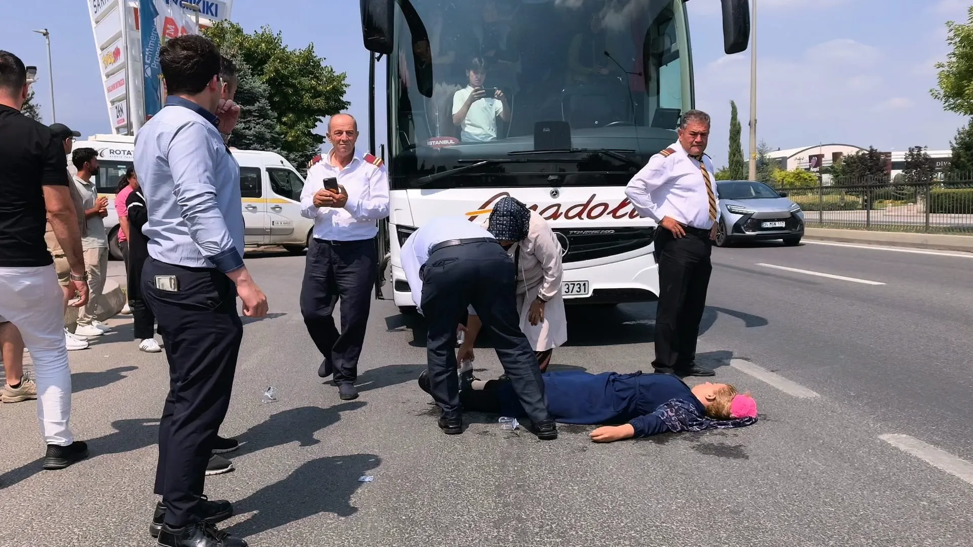 Yolcu otobüsünün çarptığı 30 yaşındaki kadın ağır yaralandı