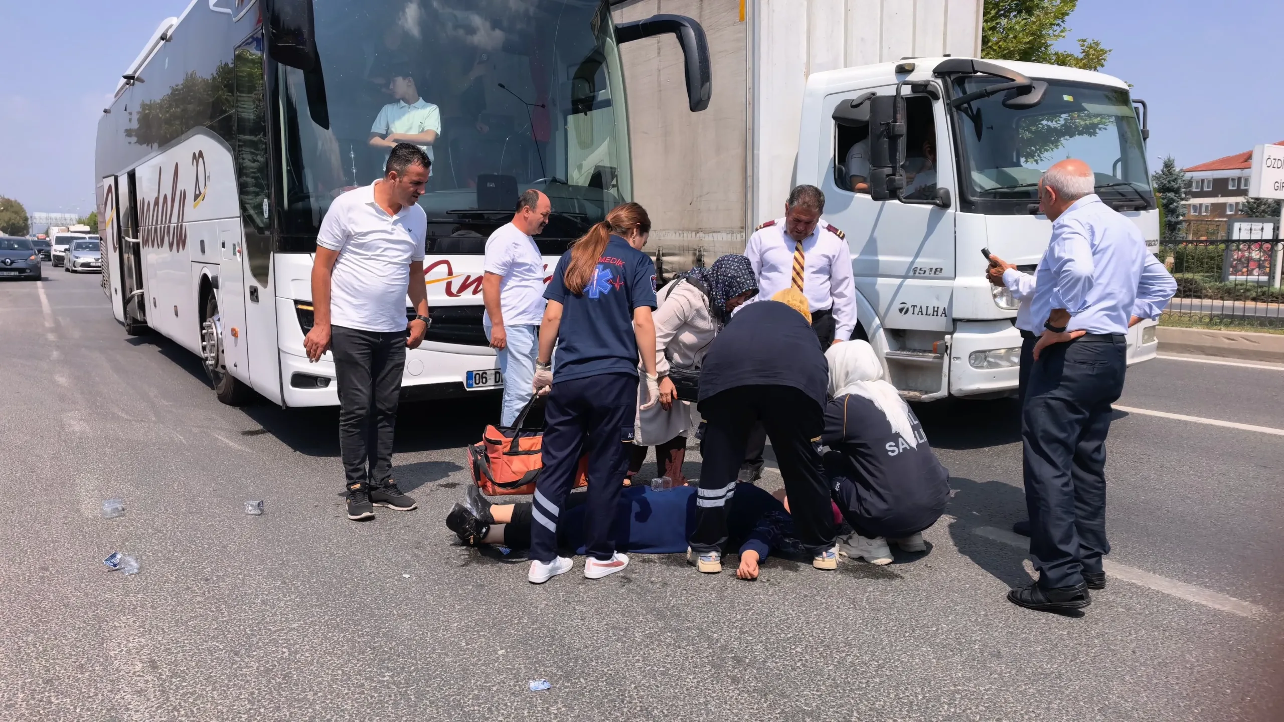 Yolcu otobüsünün çarptığı 30 yaşındaki kadın ağır yaralandı