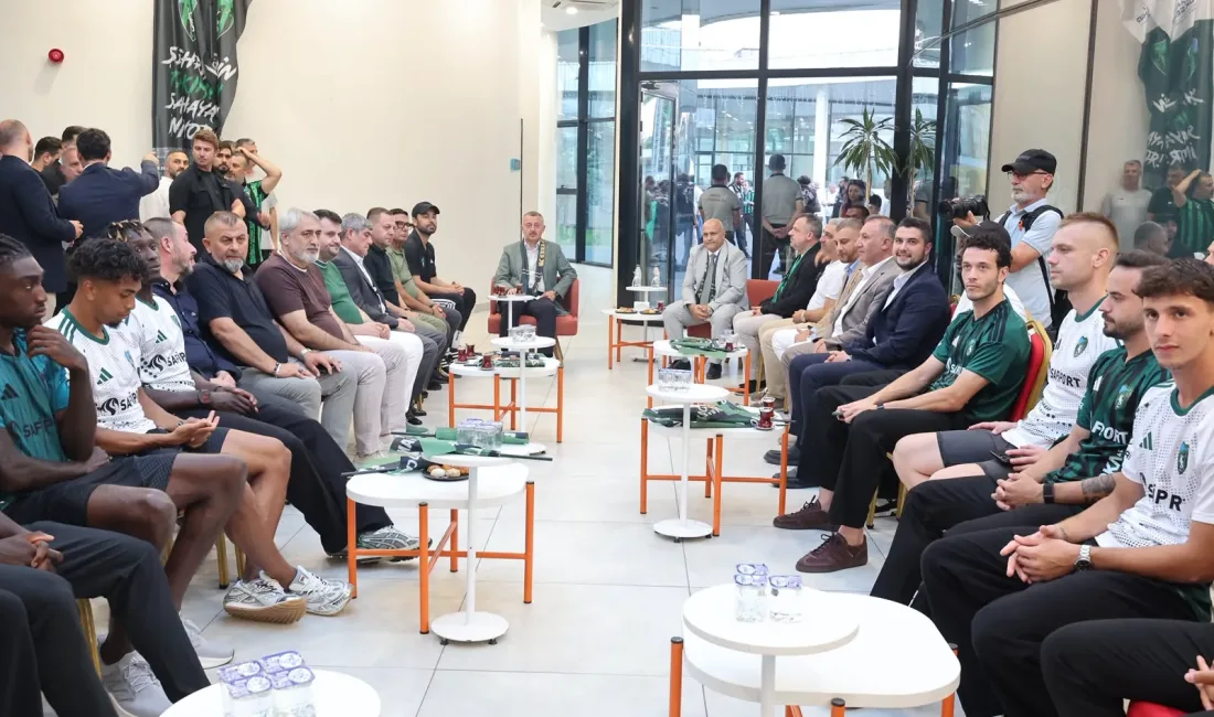 Kocaelispor'un marka değerine her zaman sahip çıkan Kocaeli Büyükşehir Belediyesi,