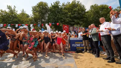 Kocaeli Büyükşehir Belediyesi’nin ev sahipliğinde düzenlenen “Ulusal Açık Su Yüzme