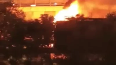 TEM Otoyolu’nun Kocaeli geçişinde seyir halindeki tır alev alev yandı.