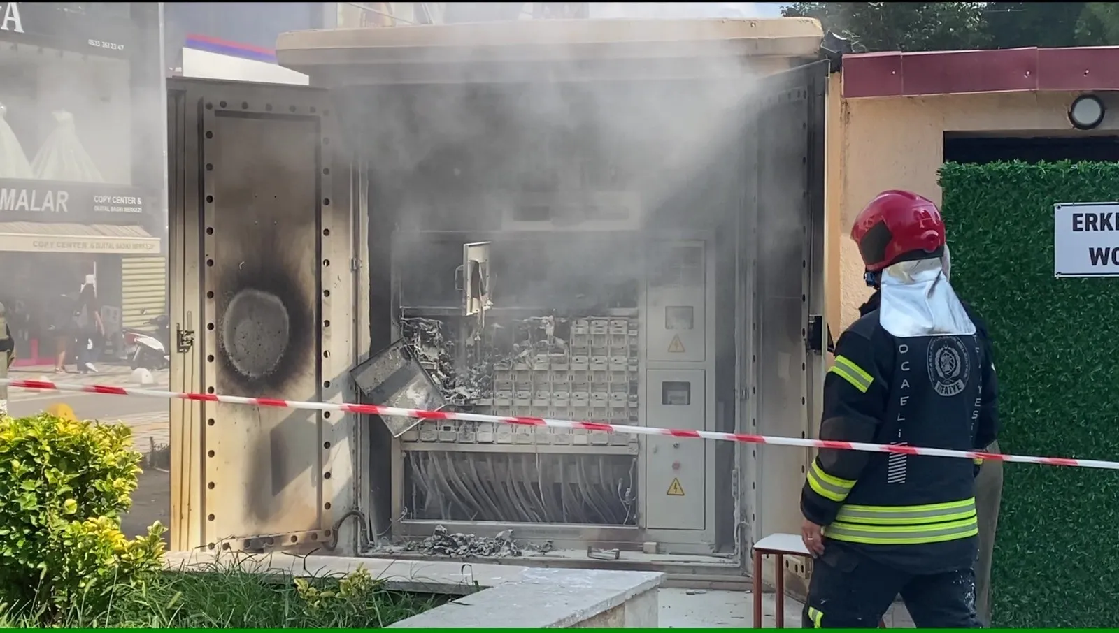 Kocaeli'de yangın: Şehrin göbeğinde panik dolu anlar
