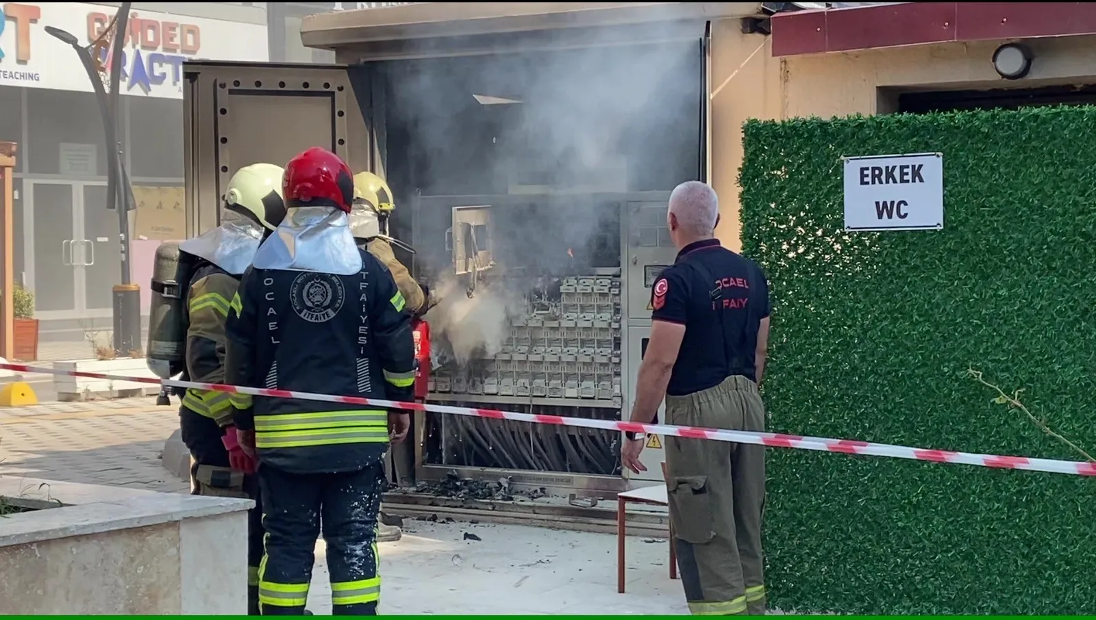Kocaeli'de yangın: Şehrin göbeğinde panik dolu anlar