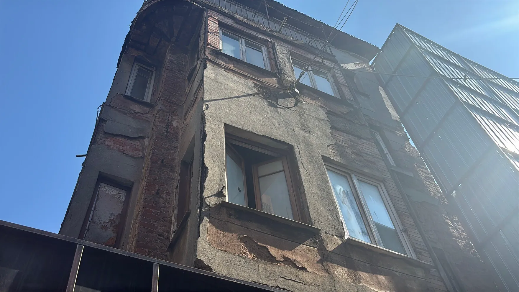 Kötü koku ihbarı yapan komşu katil çıktı