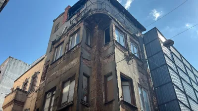 İstanbul Beyoğlu’nda bir binadan kötü kokular geldiği ihbarı üzerine olay