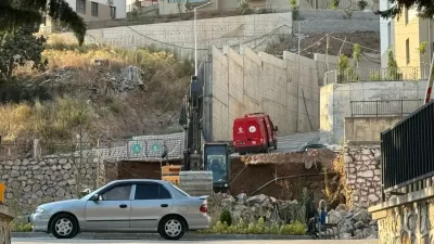 Kocaeli’nin İzmit ilçesinde okul bahçesinde yürütülen altyapı çalışmaları sırasında doğalgaz