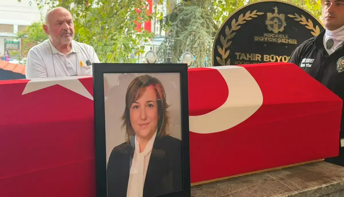 Azize Sibel Gönül son yolculuğuna uğurlandı